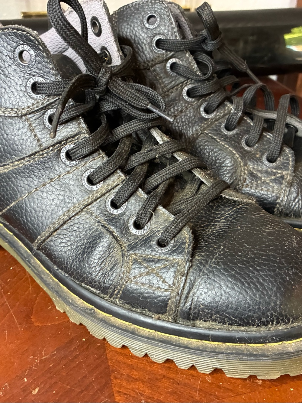 Dr Martens Boots Mens 9 Black Harrisland Combat Platforms Womens 10